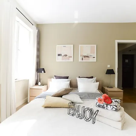 Spacious In The Old Town Apartment *