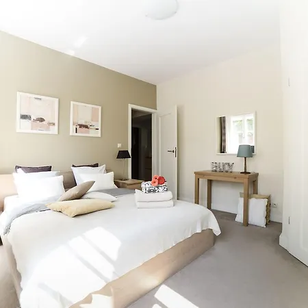 Spacious In The Old Town Apartment Warsaw