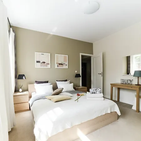 Spacious In The Old Town Apartment *