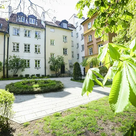 Spacious In The Old Town Apartment *
