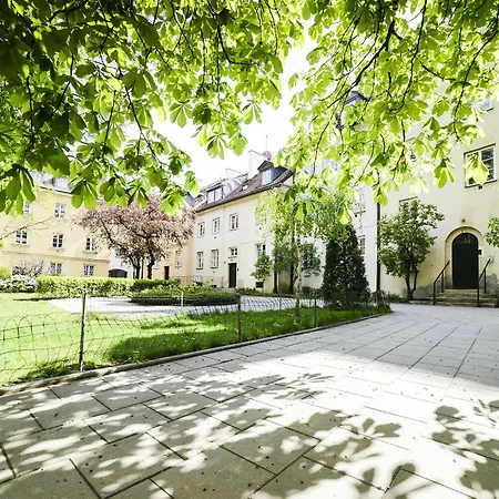 Apartment Spacious In The Old Town *